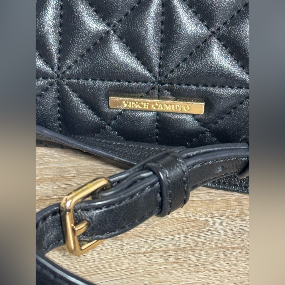 Vince Camuto Doyle Black Leather Quilted Small Crossbody Bag Wristlet Purse - Picture 2 of 11